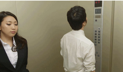 EYAN-092 樱木郁(桜木郁)和小男友在电梯内来了一发第1张